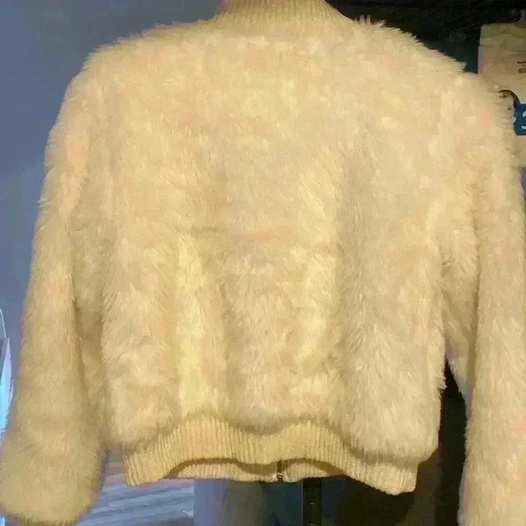 White  fluffy winter jacket - Picture 7 of 7